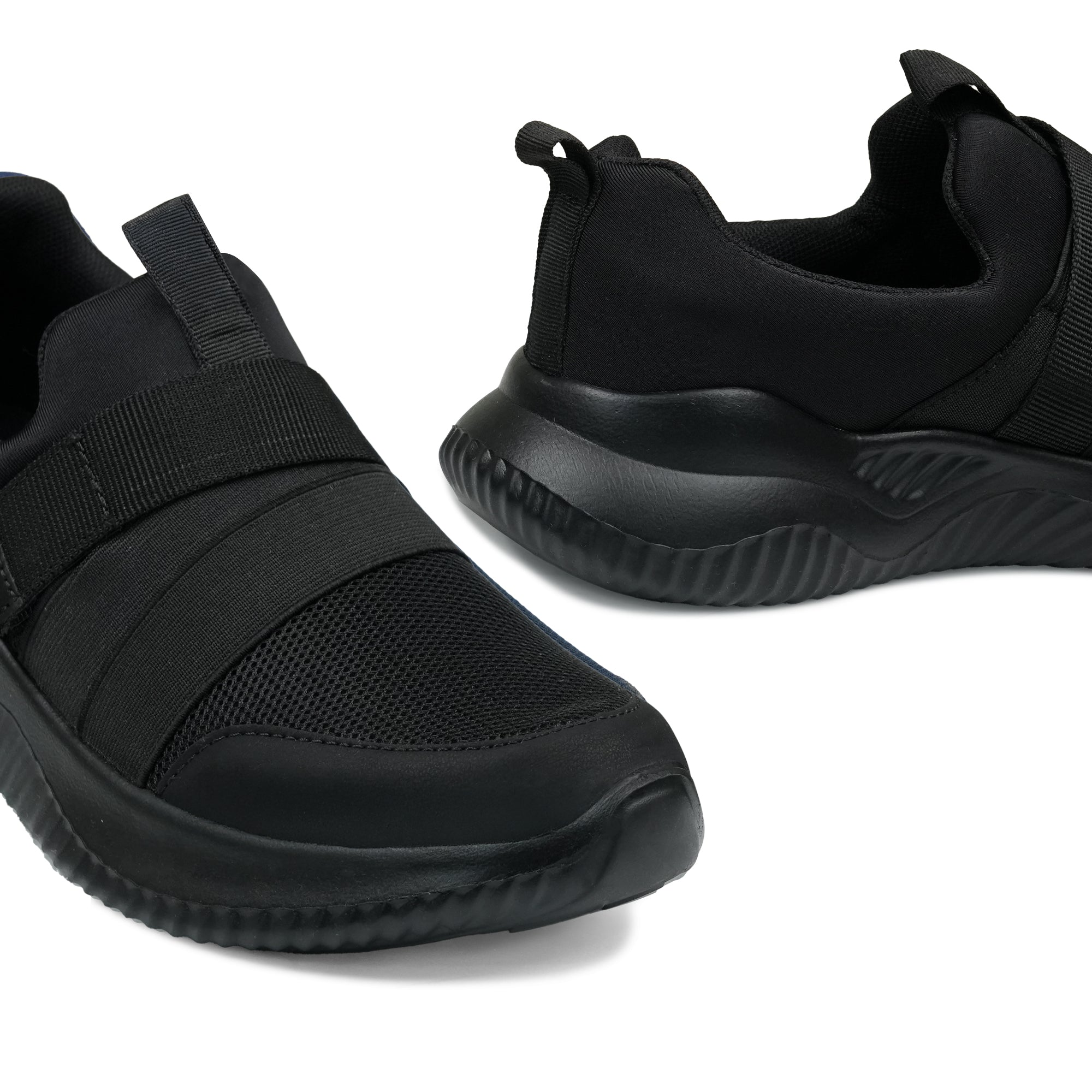 Sleek Black Slip-On Athletic Shoe RS07